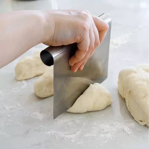 Trokser 20 cm mérőcsíkkal az alján-tortasimító,tésztaosztó