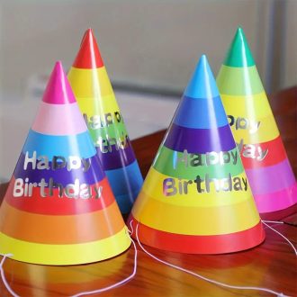   Party kellék.Szivárvány színű,Happy Birthday felíratú csákó 10 db/csomag